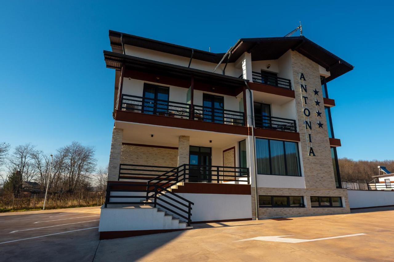 Hotel Complex Noblesse Vaslui Exterior foto
